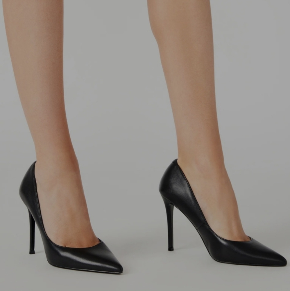 Steve Madden Evelyn Black Leather Heels 7 NWT